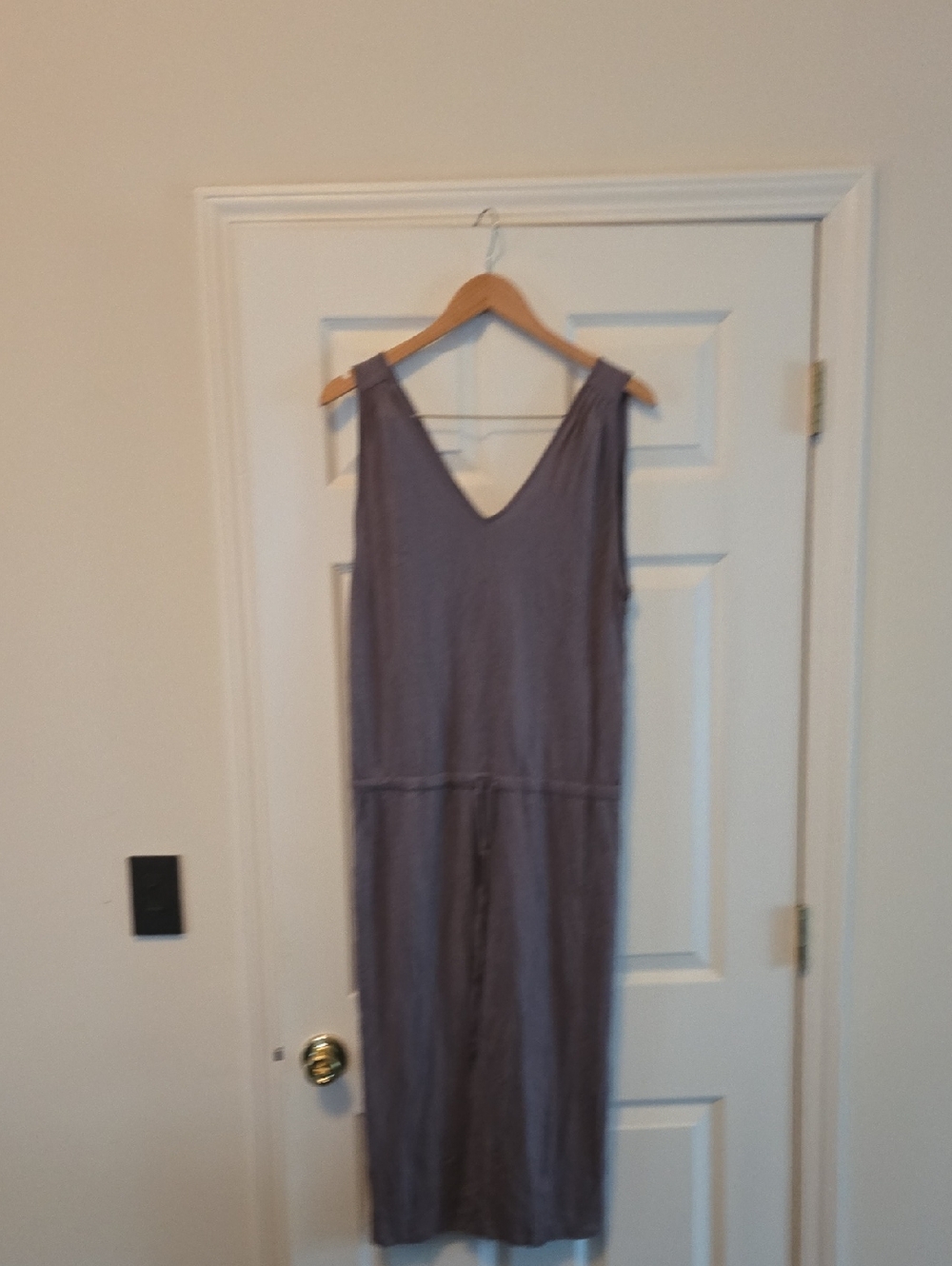 Sleeveless V-Neck Midi Dress in Dusty Purple